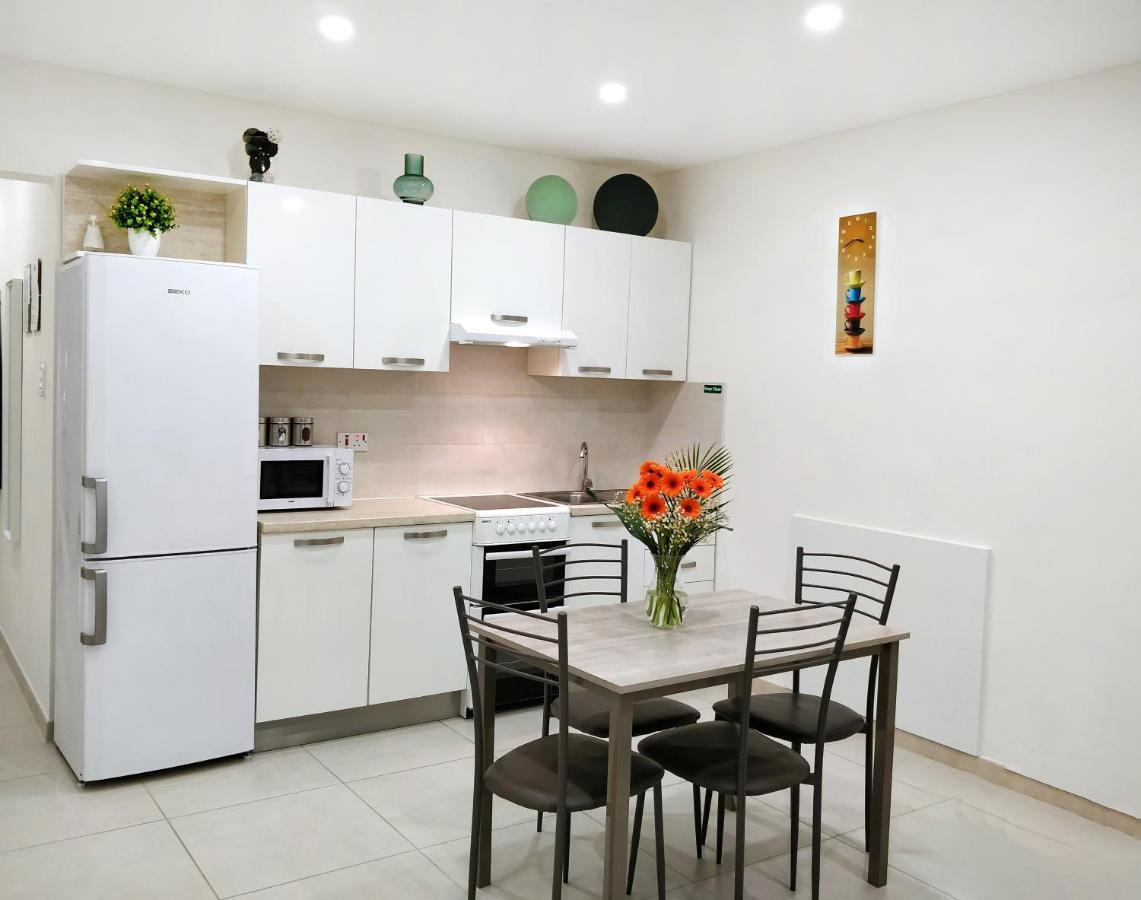 Central Rooms - Near Valletta & Sliema - Best Bus Lines Hamrun Exterior foto
